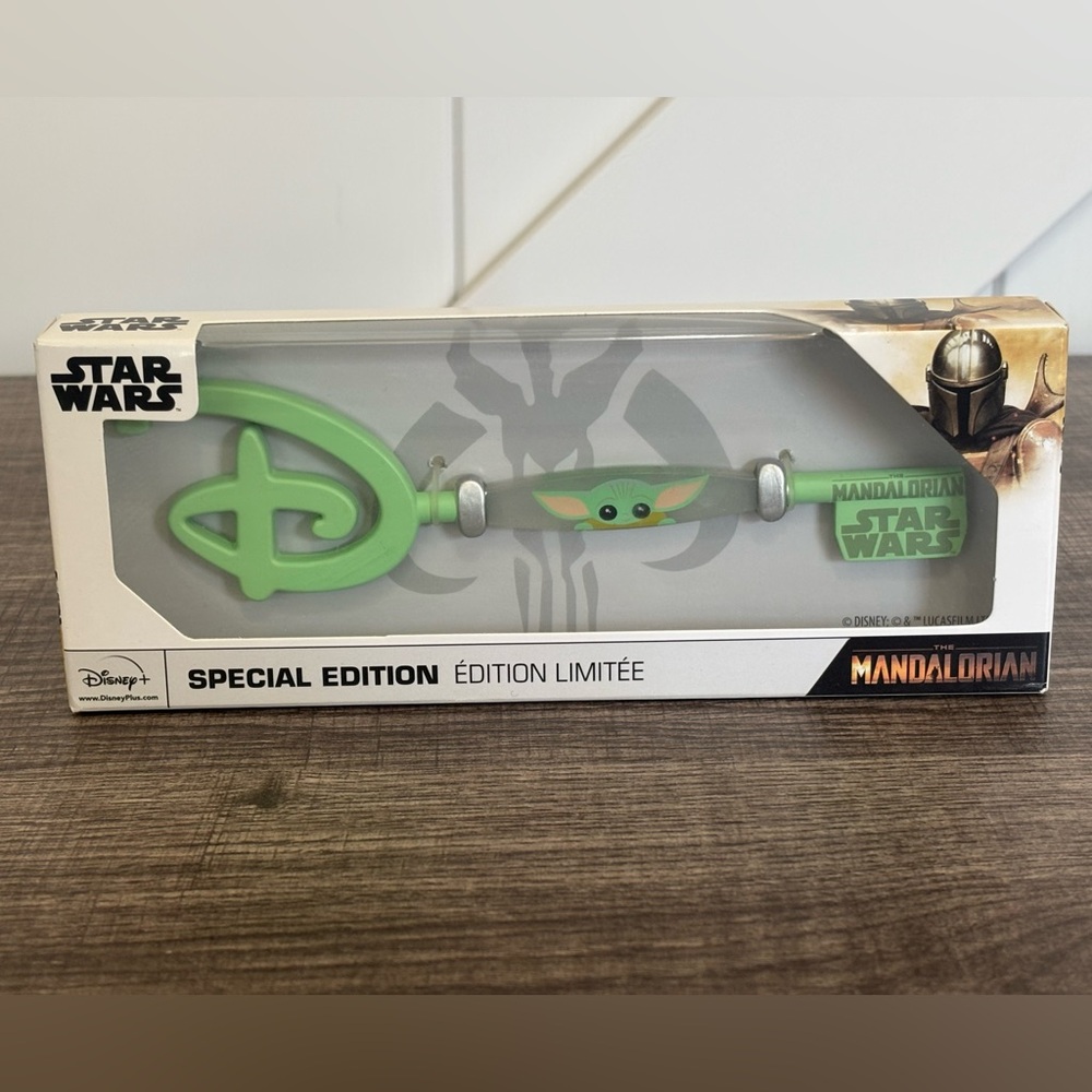 Disney Star Wars Mandalorian Collectible Key
